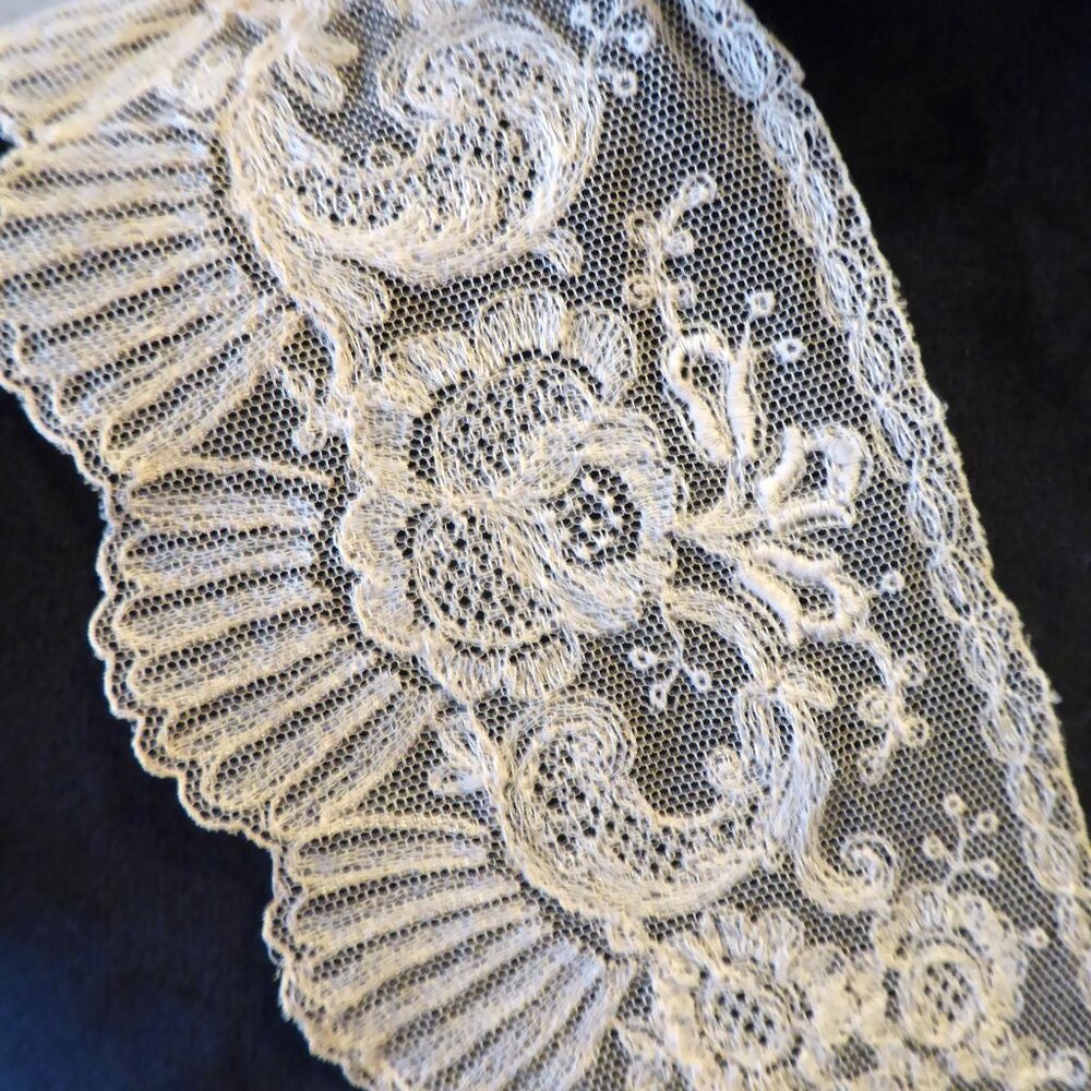 VINTAGE ANTIQUE 16” VICTORIAN CREAM LACE COLLAR - Picture 2 of 16
